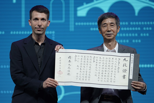 人机大战最终战：柯洁中盘认输 AlphaGo获胜